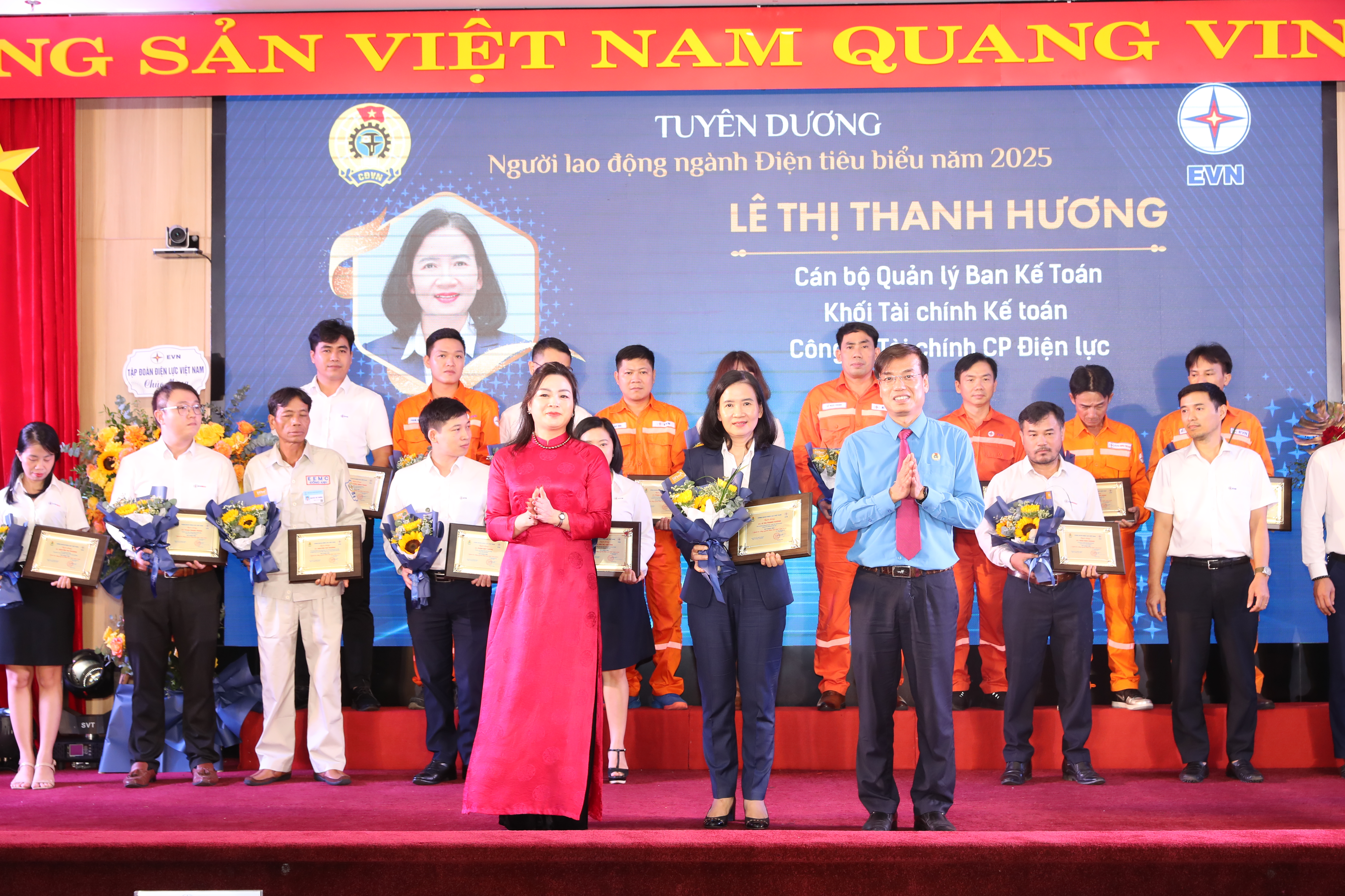 EVNFinance vinh dự có Người lao động tiêu biểu ngành Điện năm 2025