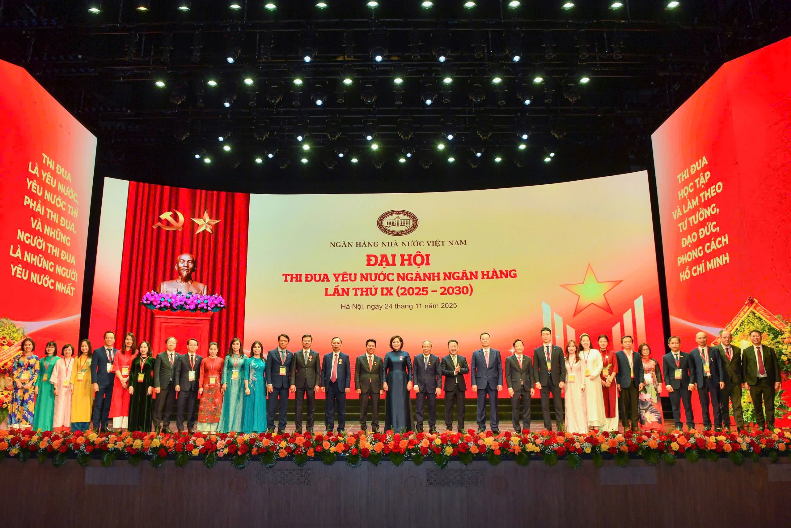 EVF đóng góp 500 triệu đồng cùng ngành Ngân hàng hỗ trợ vùng bão lũ