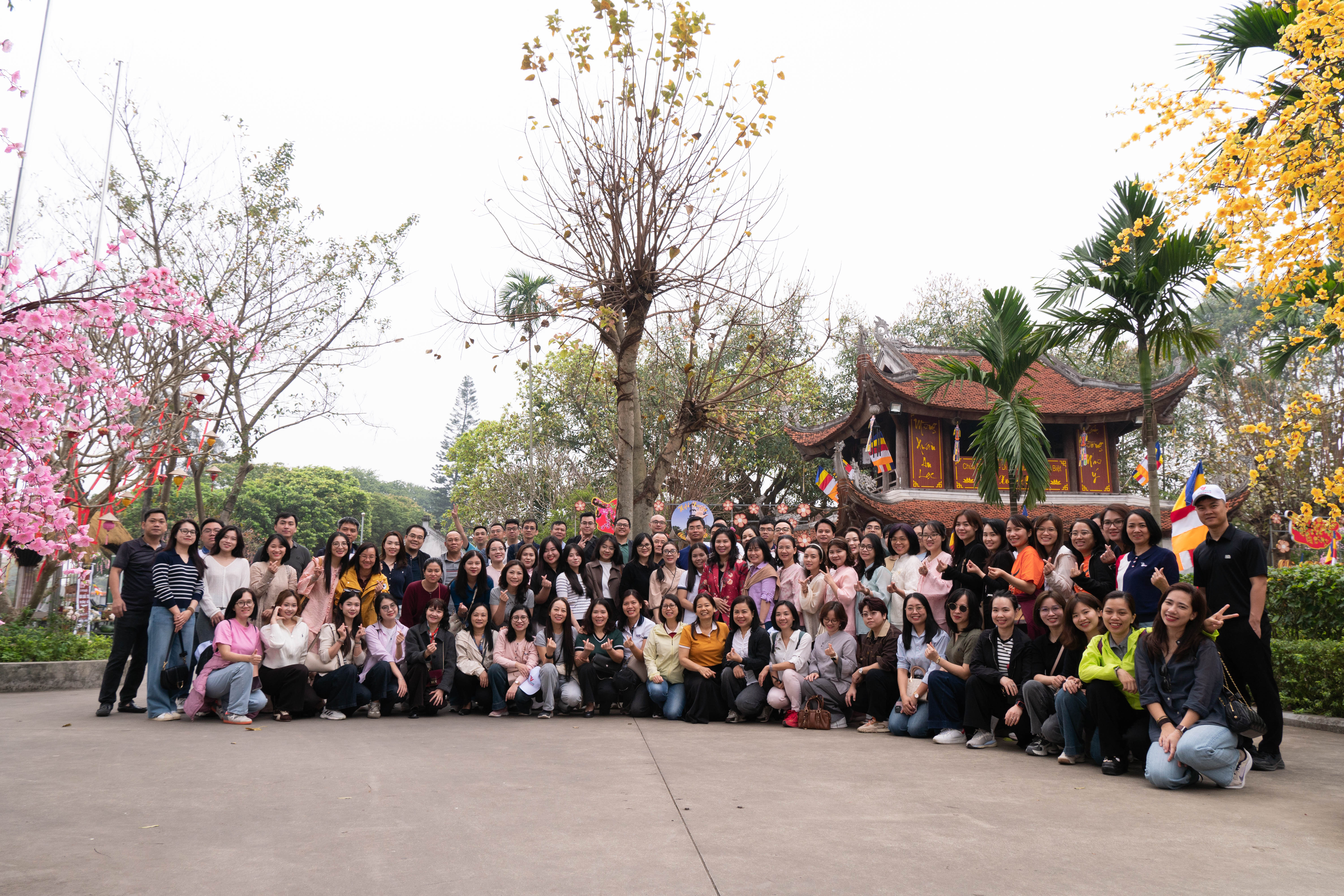 CBNV EVF háo hức trong chuyến du xuân đầu năm mới