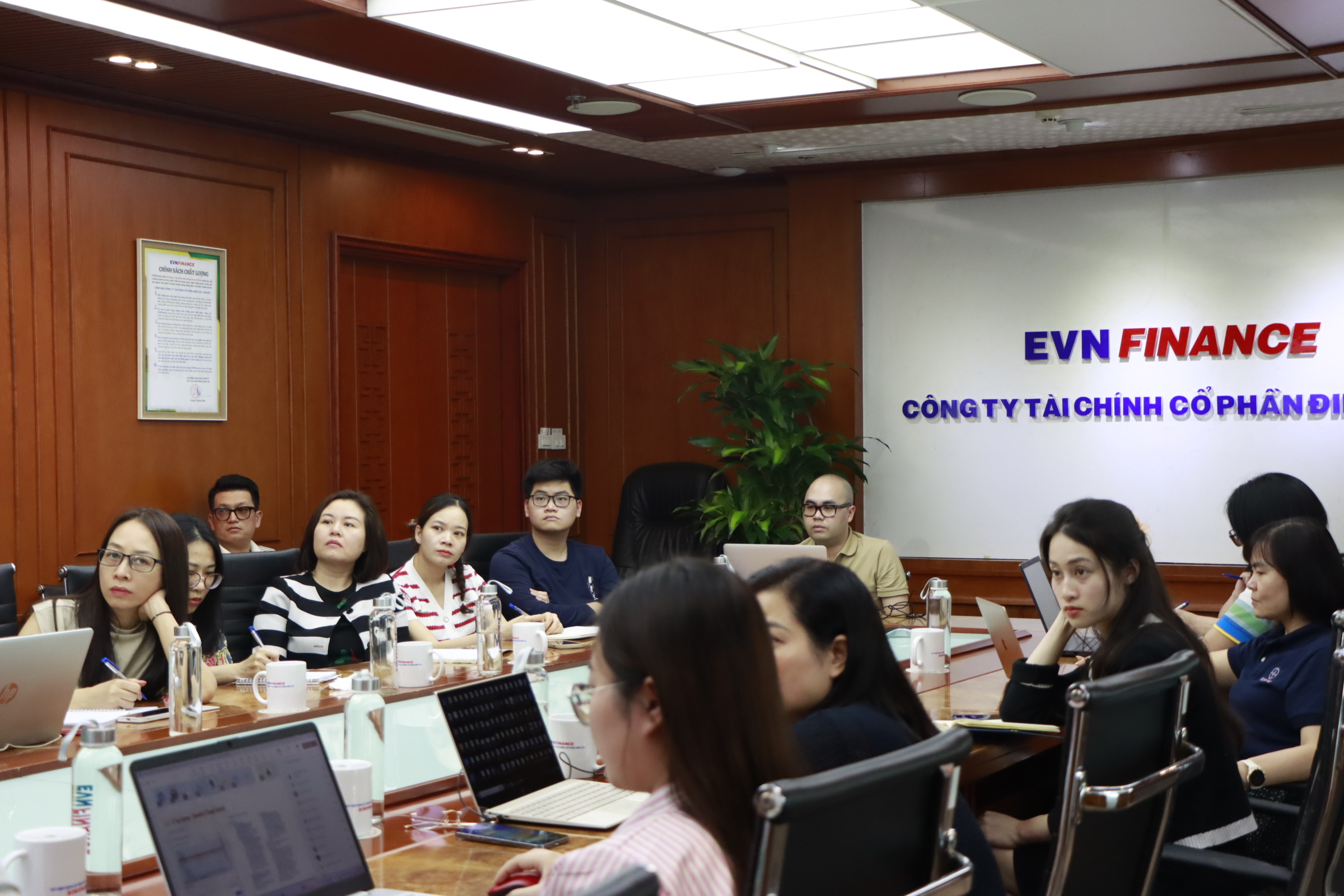 EVNFinance tổ chức đào tạo nội bộ "Ứng dụng AI trong hoạt động Quản trị & Khai thác dữ liệu"
