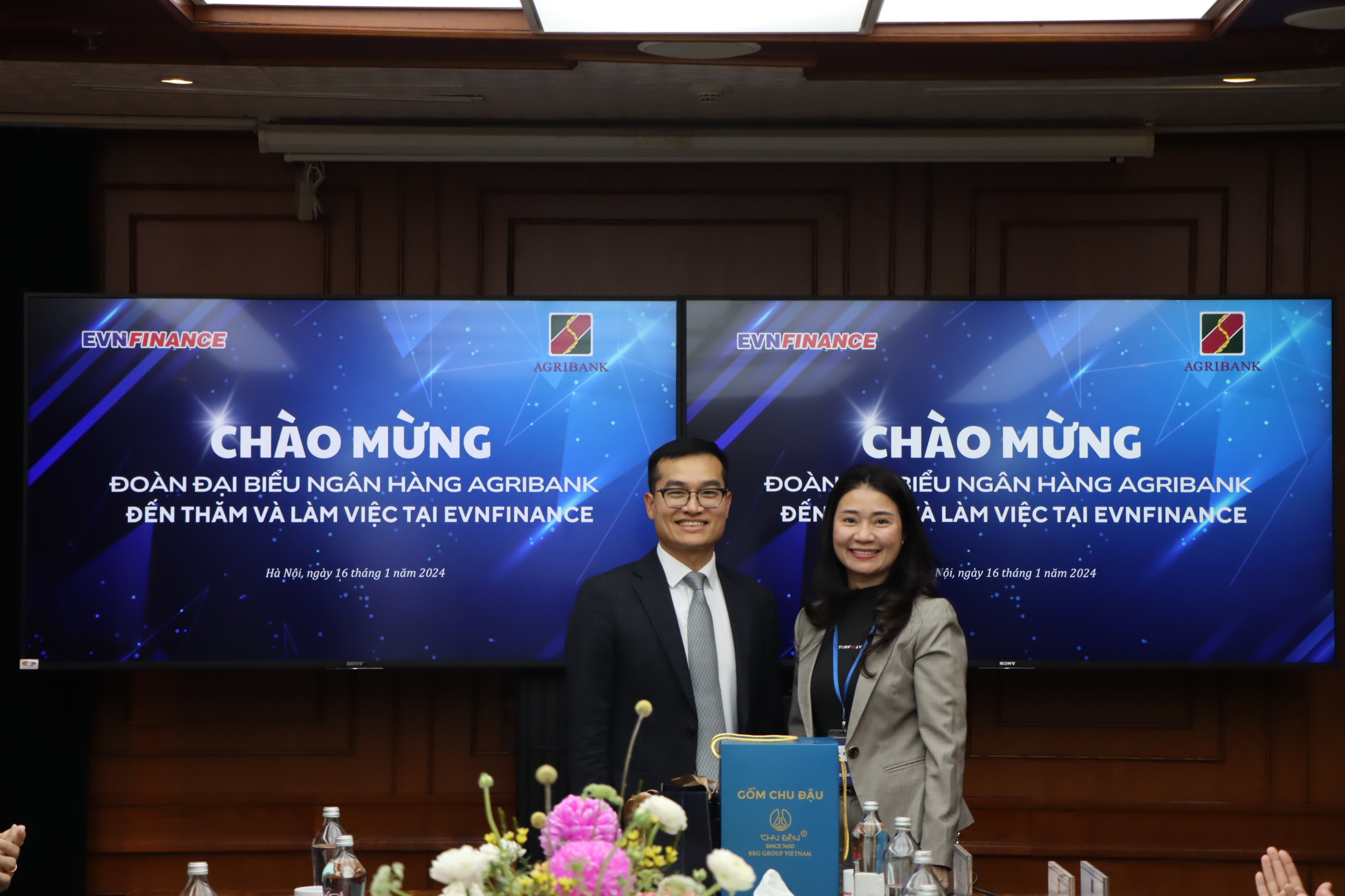 Gặp gỡ, trao đổi cơ hội hợp tác giữa Agribank và EVNFinance